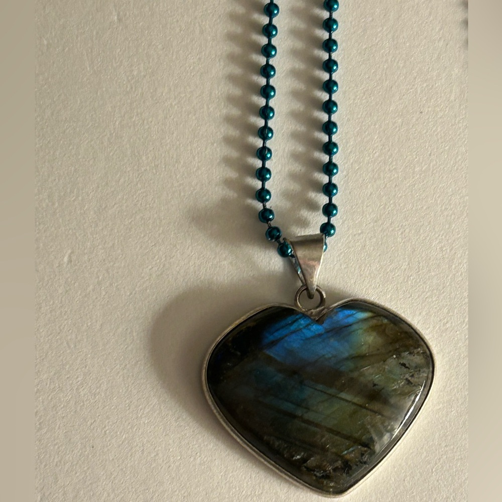 NWOT necklace Heart flash Labradorite Stone blue green .925 Sterling Silverplate